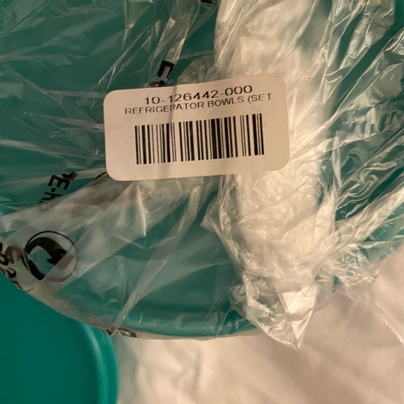 Tupperware Storage Bowls (set of 2) - Picture 2 of 3